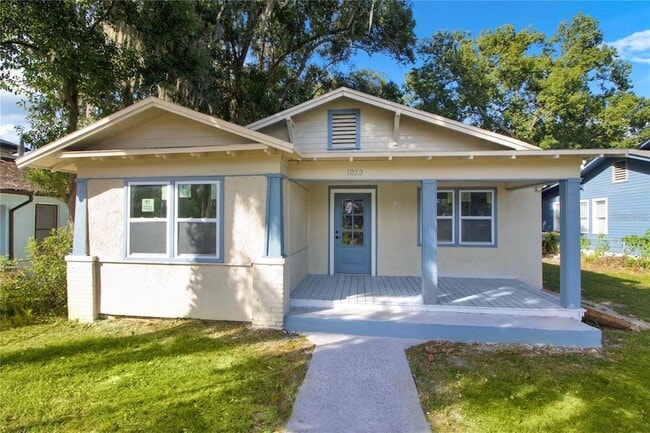 property at 1020 W Line St