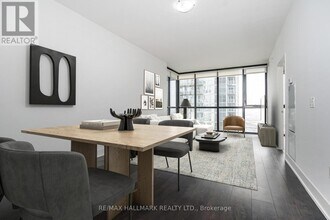 2916 Hwy 7 in Vaughan, ON - Building Photo - Building Photo