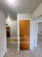 1012 NW 34th St in Corvallis, OR - Foto de edificio - Building Photo