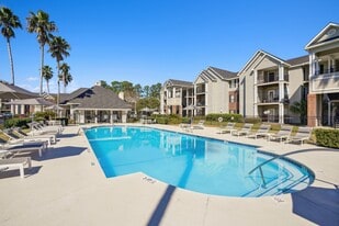 Palm Club Apartment Homes in Brunswick, GA - Building Photo