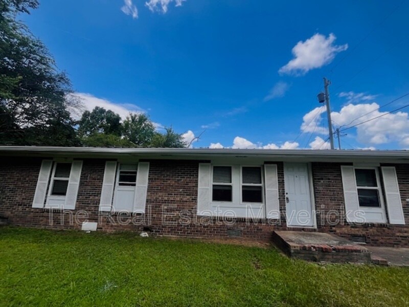 62 Trinity Rd in Trenton, GA - Building Photo