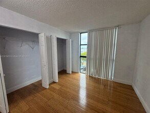 11790 SW 18th St in Miami, FL - Building Photo - Building Photo