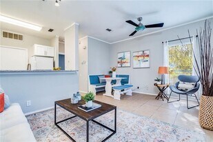 802 S 1st St in Austin, TX - Building Photo