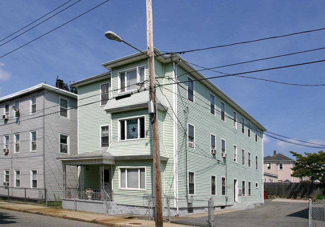 538 Alden St in Fall River, MA - Building Photo - Building Photo