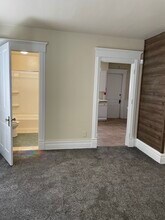 715 Minor Ave, Unit #1 in Kalamazoo, MI - Foto de edificio - Building Photo