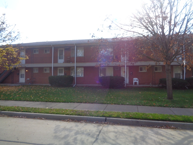 KRAUTER APARTMENTS in Garden City, MI - Building Photo - Building Photo