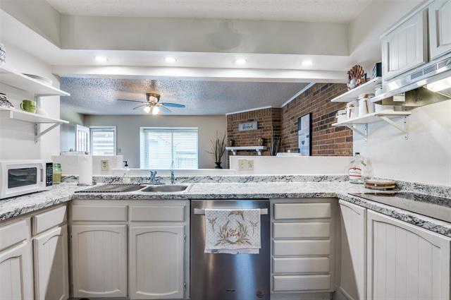 12 E Creek Dr in Grand Prairie, TX - Building Photo - Building Photo