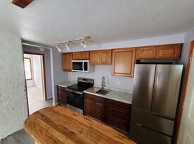 3 Ludlow St, Unit 5 in Worcester, MA - Building Photo