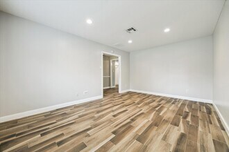 10522 Barwood Dr in Houston, TX - Building Photo - Building Photo