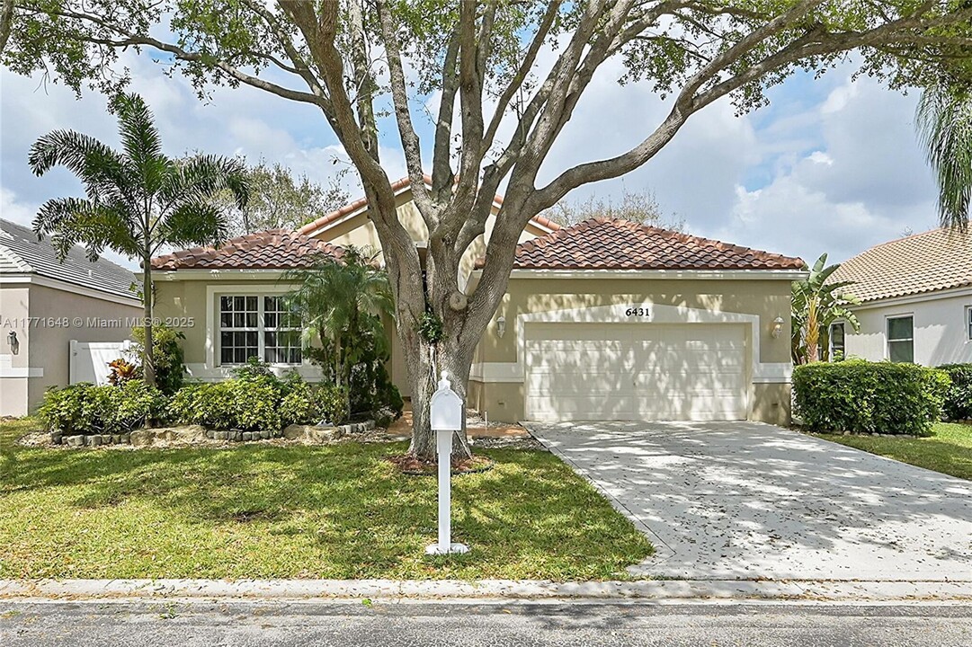 6431 NW 78th Dr in Parkland, FL - Building Photo