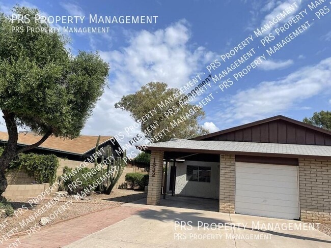 property at 1532 E El Parque Dr