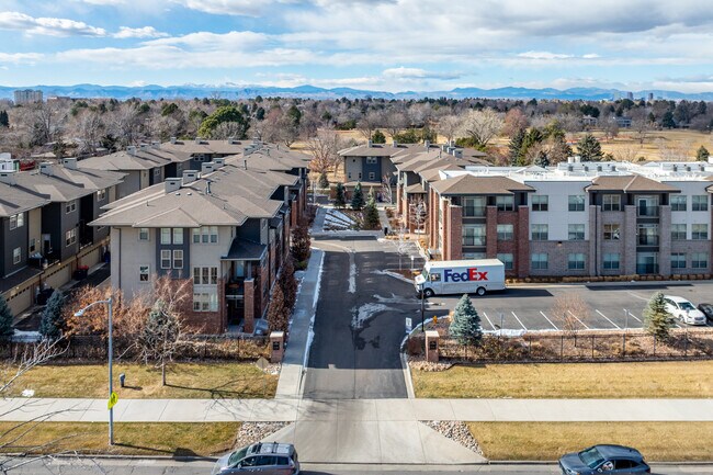 Crestmoor Heights in Denver, CO - Foto de edificio - Building Photo