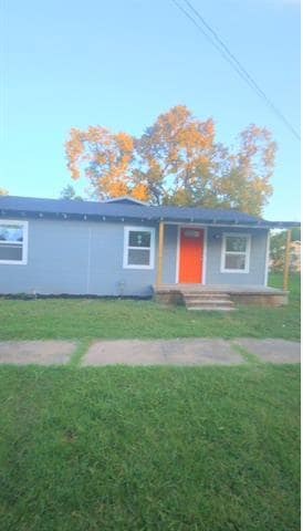 property at 1403 E 4th Ave