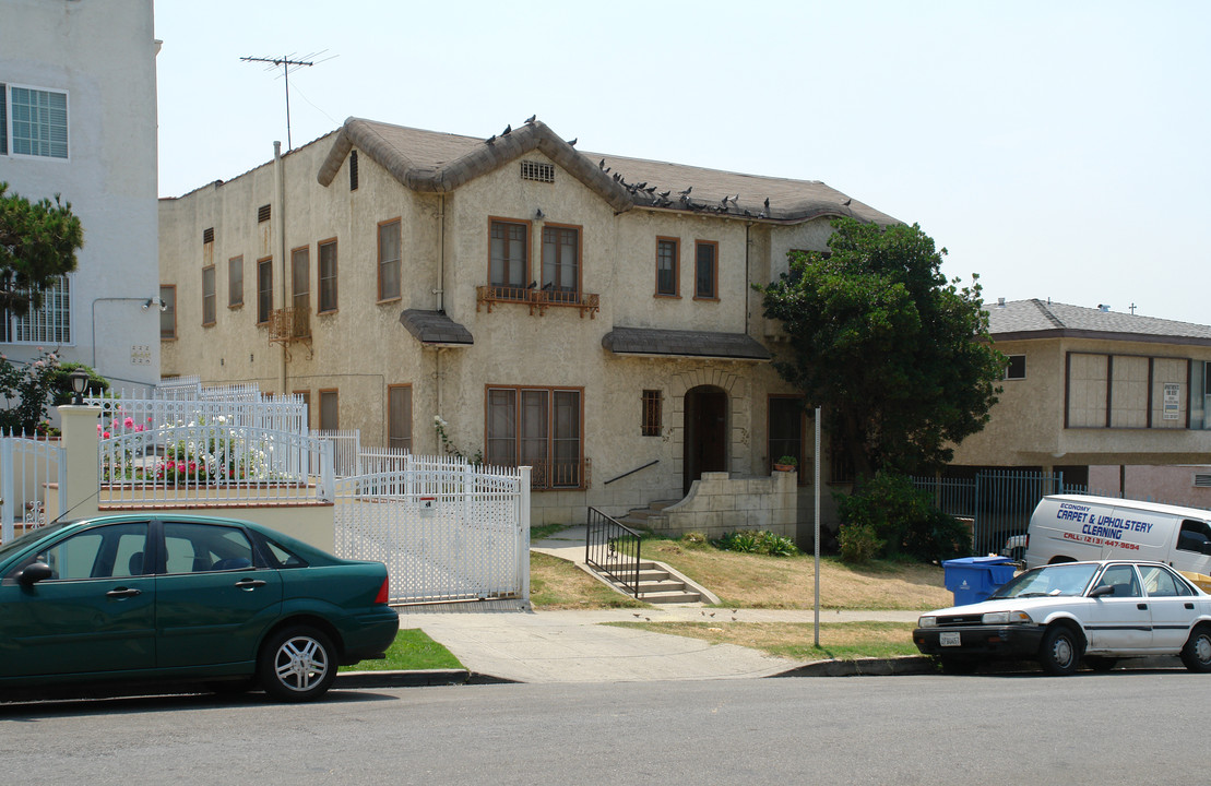 224 S Carondelet St in Los Angeles, CA - Building Photo