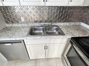 133 Sheffield F in West Palm Beach, FL - Building Photo - Building Photo