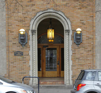 Metropolitan Apartments in Portland, OR - Building Photo - Building Photo