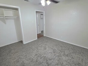 400 Martin Ln in Euless, TX - Building Photo - Building Photo