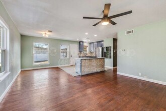 9308 Lindaro Ln in Dallas, TX - Building Photo - Building Photo