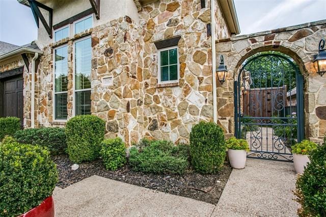 property at 1667 Morris Ln