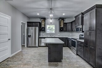 302 12th Ave W in Menomonie, WI - Building Photo - Building Photo