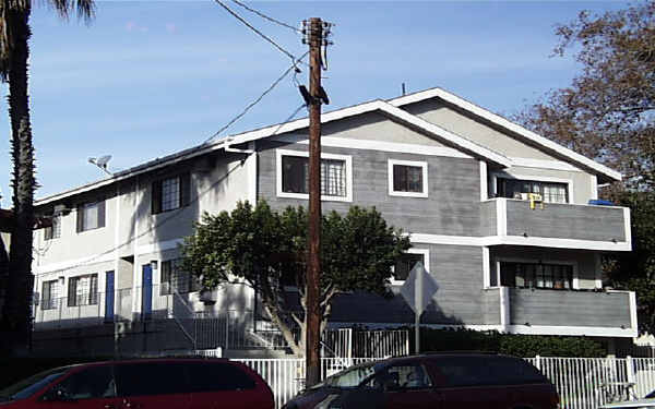 6729 Laurel Canyon Blvd in North Hollywood, CA - Building Photo - Building Photo