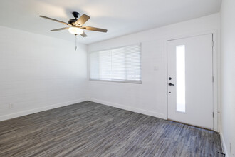 Westside 74 in Scottsdale, AZ - Building Photo - Interior Photo