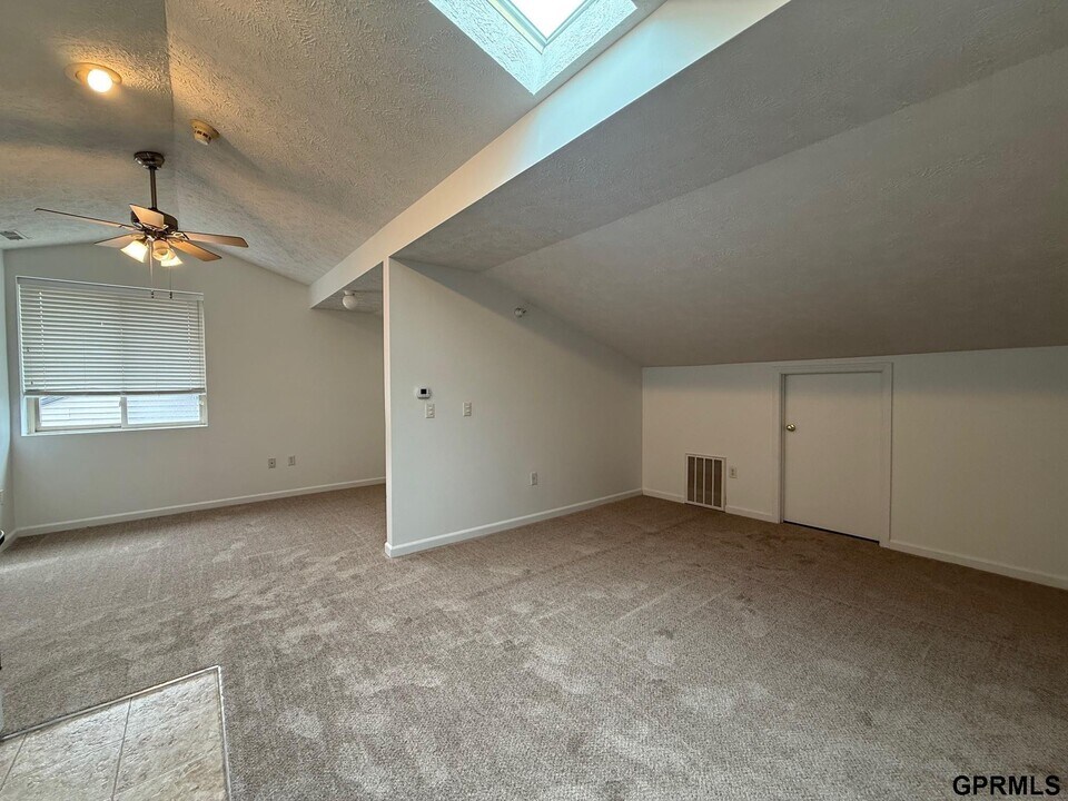 137 N Jefferson St in Papillion, NE - Building Photo