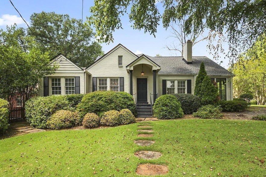 2880 Alpine Rd NE in Atlanta, GA - Building Photo