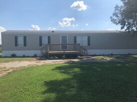 4390 US-117 in Pikeville, NC - Building Photo