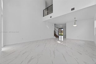 15441 SW 20th Ln in Miami, FL - Building Photo