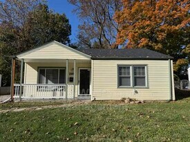 295 Brackleigh Ln in Florissant, MO - Building Photo