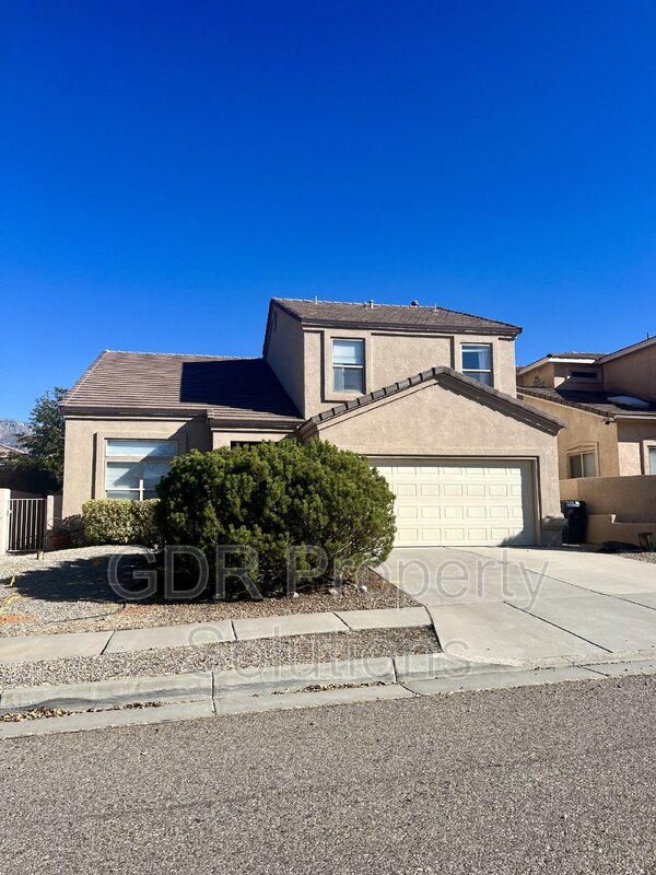 8016 Oso Escondido Dr NE in Albuquerque, NM - Foto de edificio - Building Photo