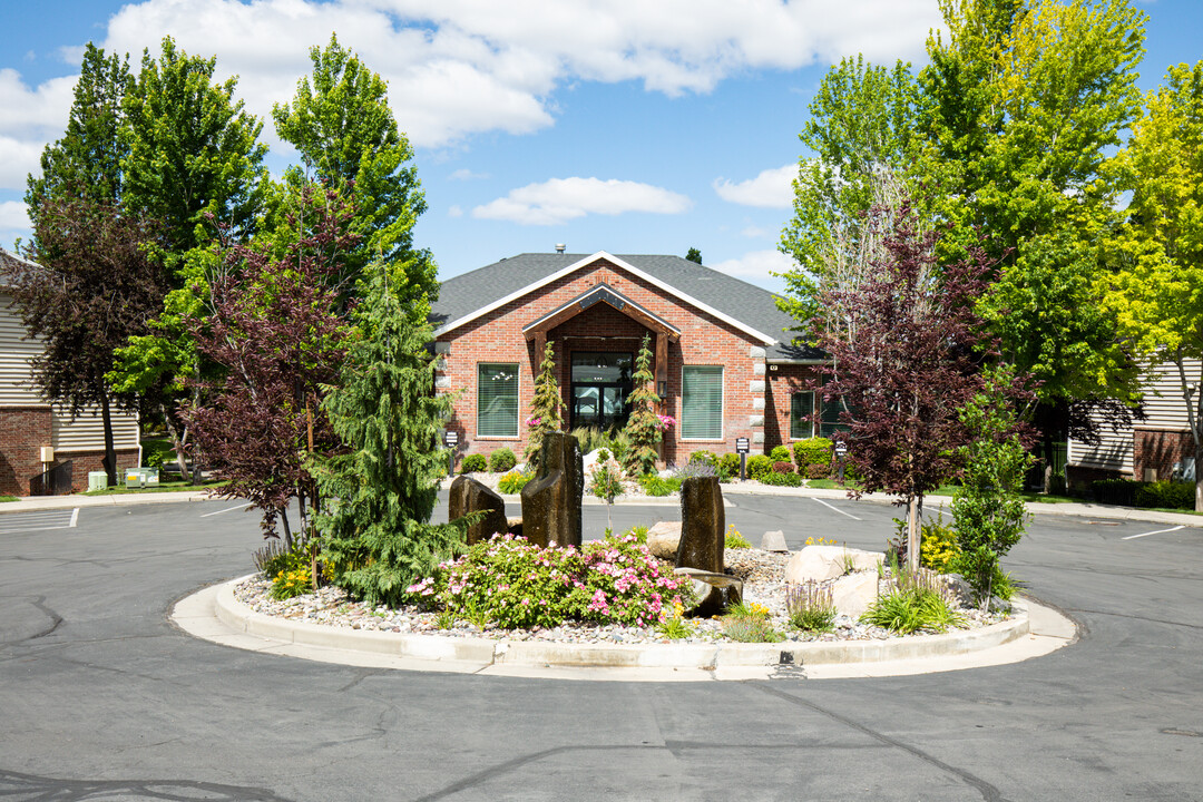 Pinebrook in Ogden, UT - Foto de edificio