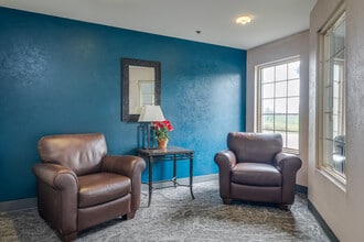River Trail Apartments in Waukesha, WI - Foto de edificio - Lobby