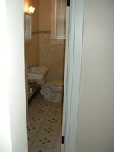 304 S Madison St, Unit 1B in Woodstock, IL - Foto de edificio - Building Photo