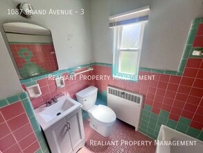 1087 Grand Ave in Cincinnati, OH - Building Photo - Building Photo