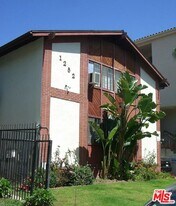 1252 Barry Ave in Los Angeles, CA - Building Photo