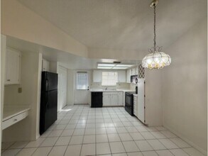 491 Blue Bird St in Apopka, FL - Building Photo - Building Photo