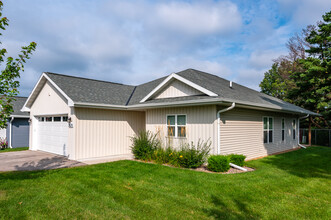 Ridge Road Homes in Green Bay, WI - Foto de edificio - Building Photo