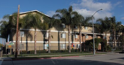 BAYVIEW in Wilmington, CA - Foto de edificio - Interior Photo