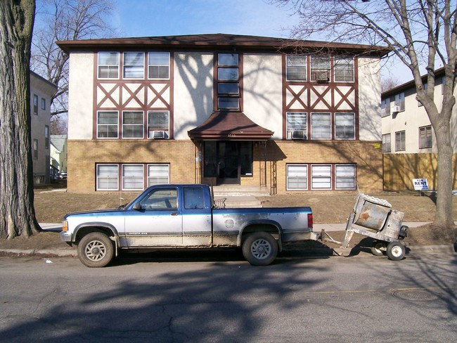 3020 31st Ave S in Minneapolis, MN - Building Photo - Building Photo