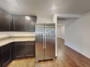 833 Chatham Walk Dr in Ruskin, FL - Building Photo - Building Photo