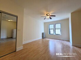 4851 N Damen Ave in Chicago, IL - Building Photo