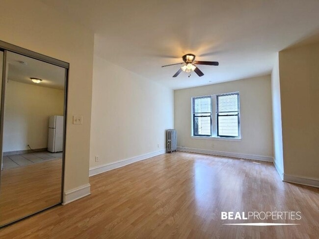 property at 4851 N Damen Ave