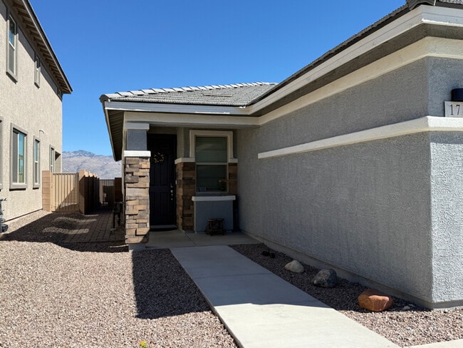 174 N Spring Flower Dr in Tucson, AZ - Building Photo - Building Photo