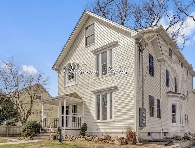262 Prospect Ave, Unit #2 in Dunellen, NJ - Foto de edificio - Building Photo