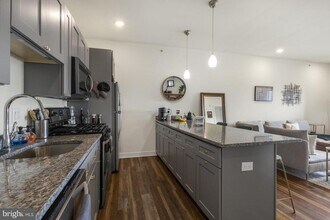 2411 Kensington Ave in Philadelphia, PA - Building Photo - Building Photo