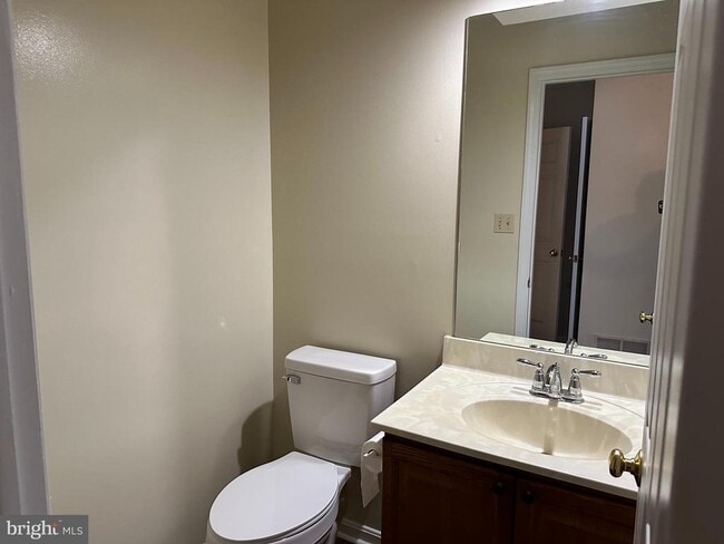 408 Rockwood Dr in Elizabethtown, PA - Building Photo - Building Photo