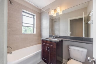 2322 N Rockwell St, Unit 1C in Chicago, IL - Foto de edificio - Building Photo