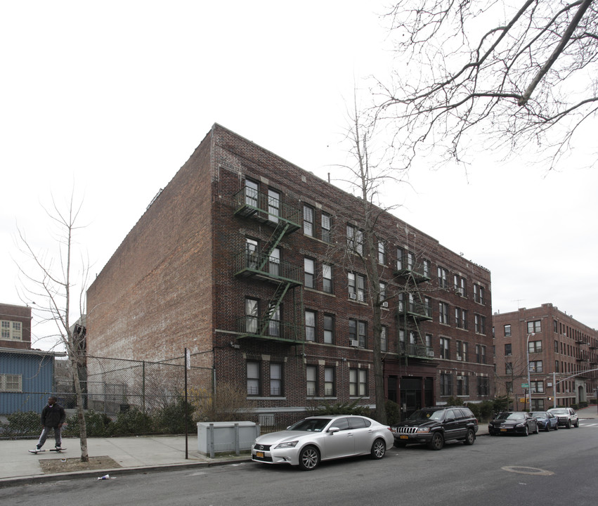 838 Montgomery St in Brooklyn, NY - Foto de edificio